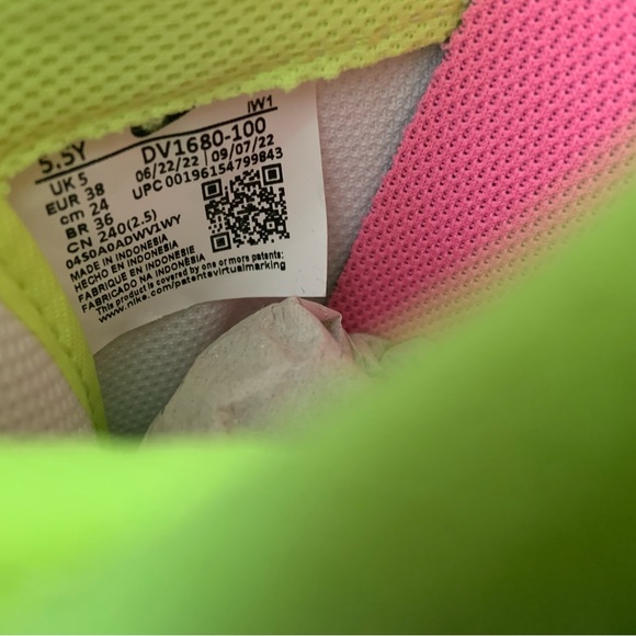 5.5Y — Nike AF1 Low LV8 (GS) - Picture 7 of 9